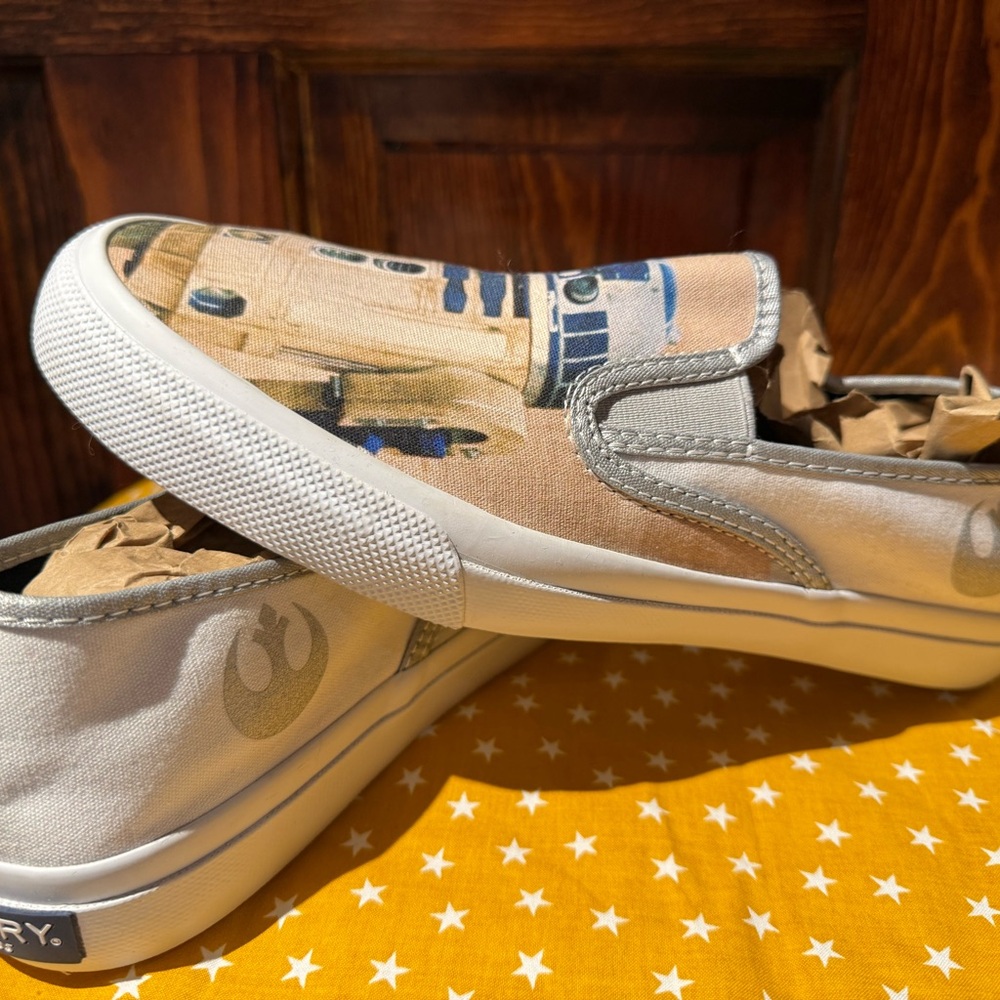 Men’s Star Wars r2d2 and C-3PO Sperry - Picture 8 of 9
